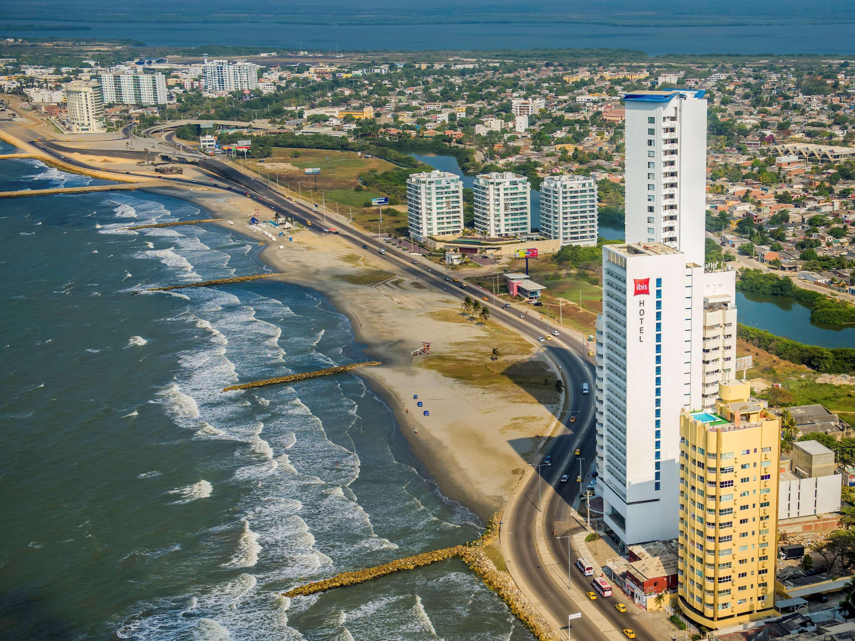 卡塔赫纳马贝拉宜必思酒店 Cartagena 外观 照片