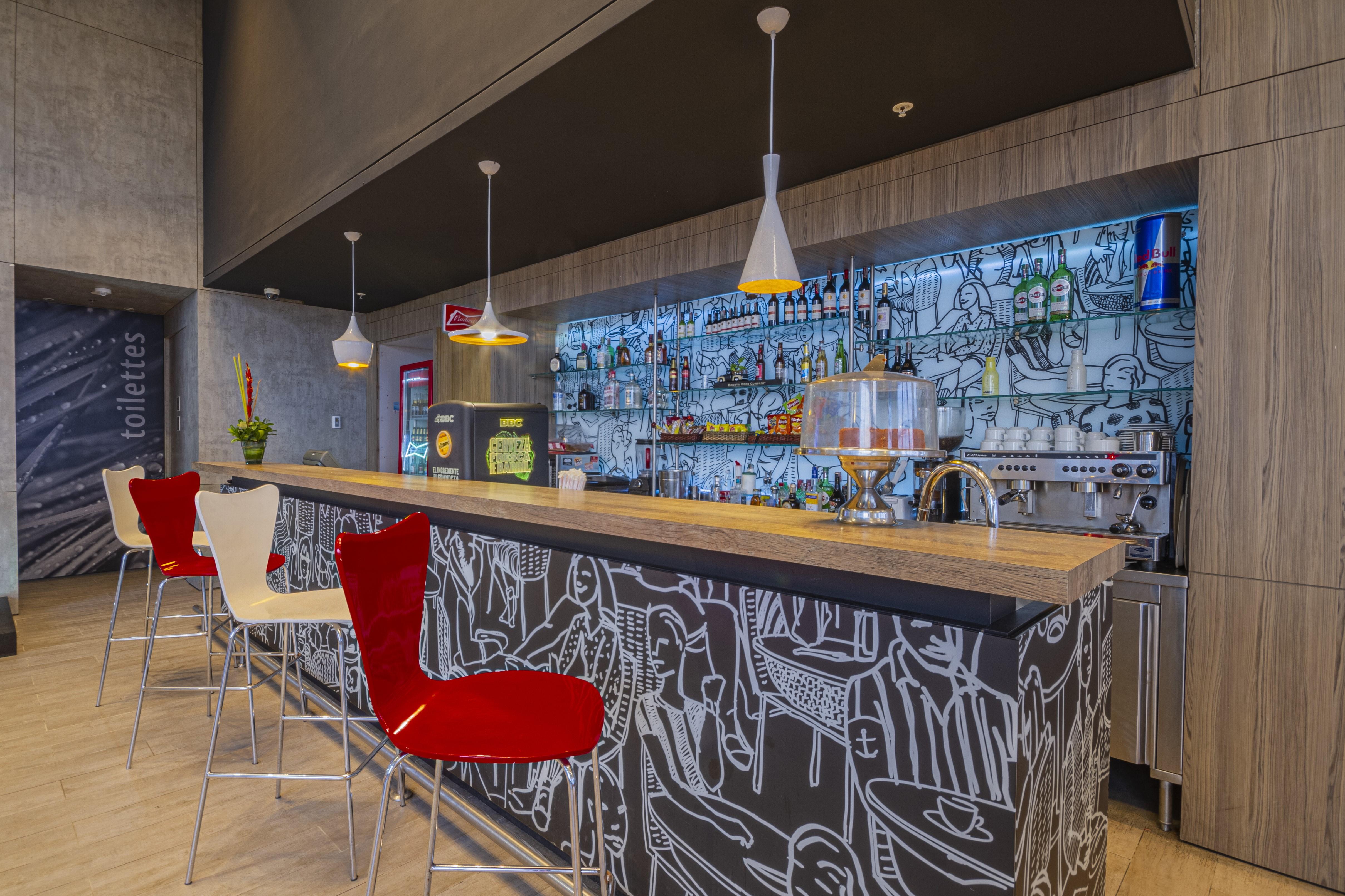 卡塔赫纳马贝拉宜必思酒店 Cartagena 外观 照片