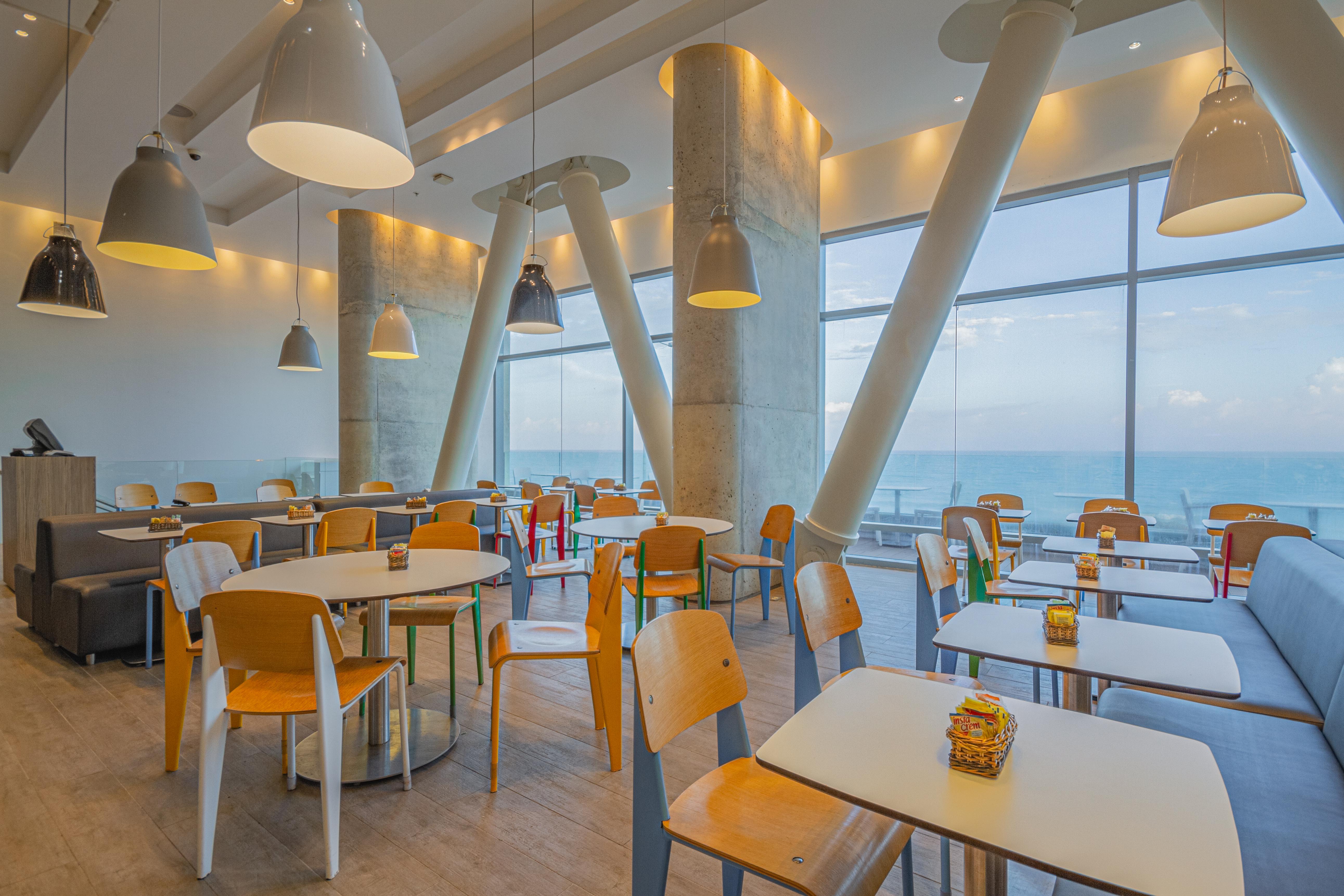 卡塔赫纳马贝拉宜必思酒店 Cartagena 外观 照片